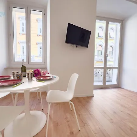 Ferienwohnung Lazzaretto Vecchio 22 Tirabora Short Rent Triest Exterior foto