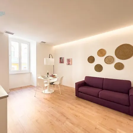 Ferienwohnung Lazzaretto Vecchio 22 Tirabora Short Rent Triest Exterior foto